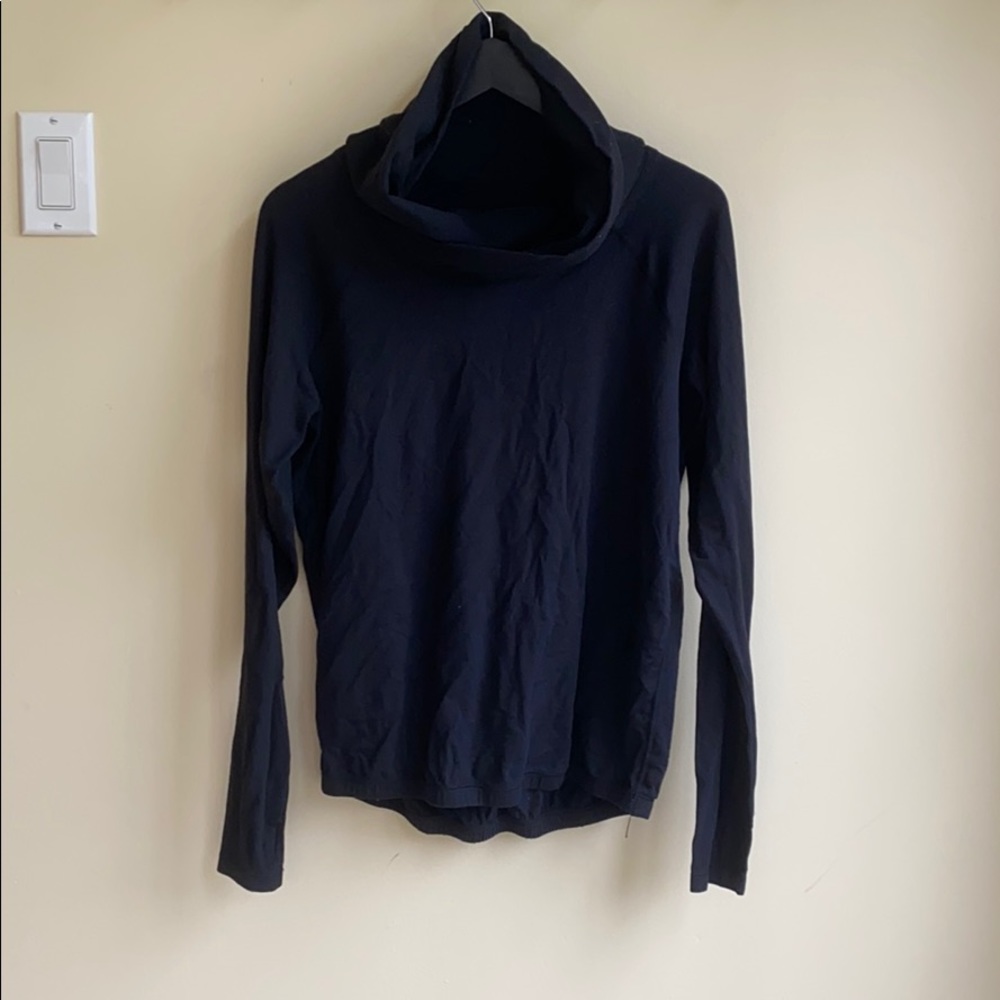 Black lululemon pullover